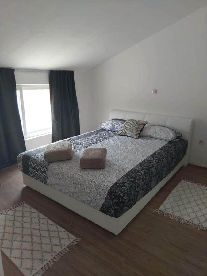 Bezek Apartment Ston