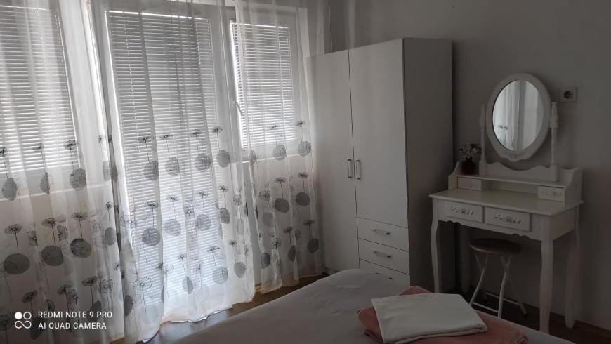 Bezek Apartment Ston