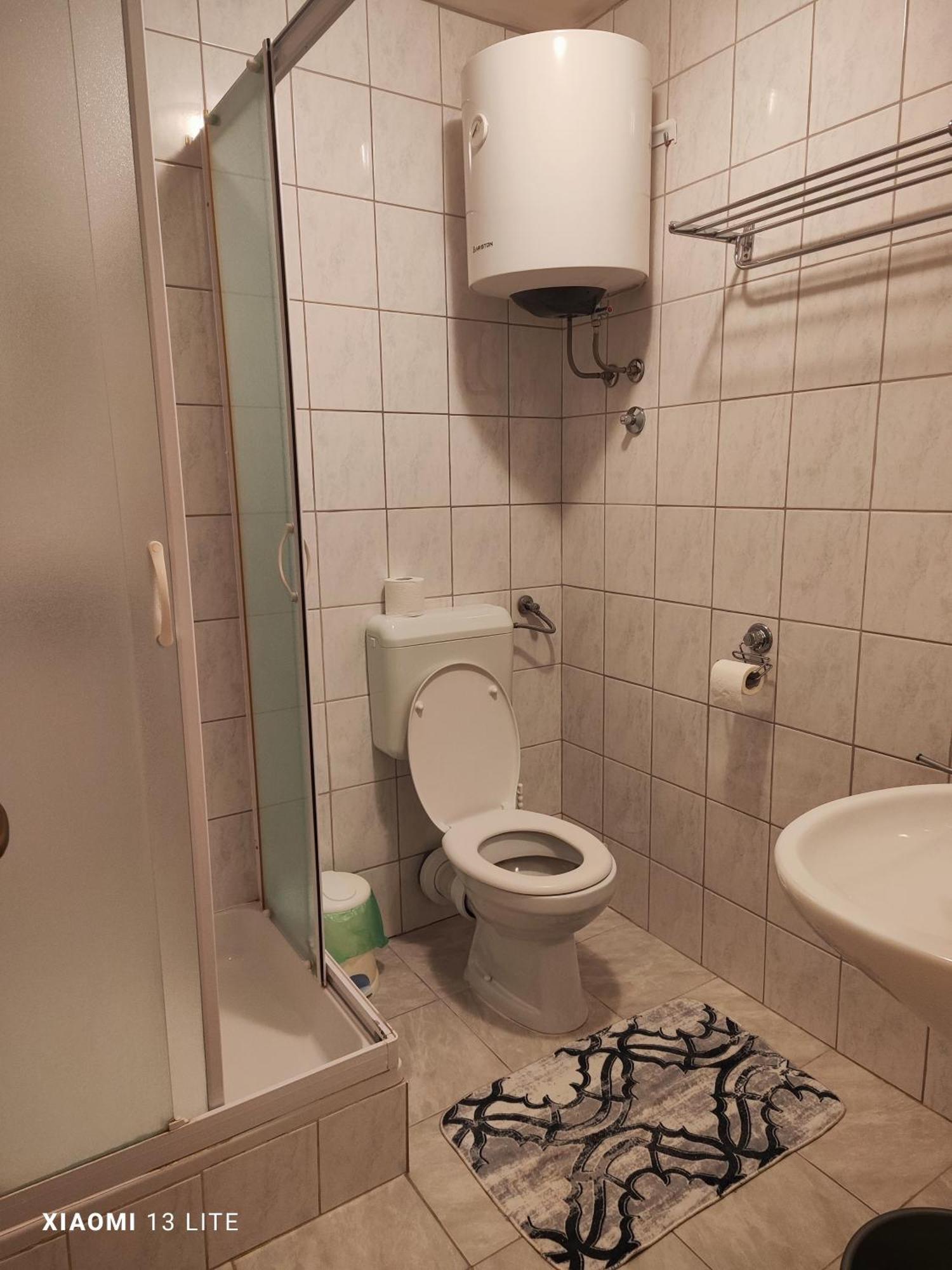 Bezek *