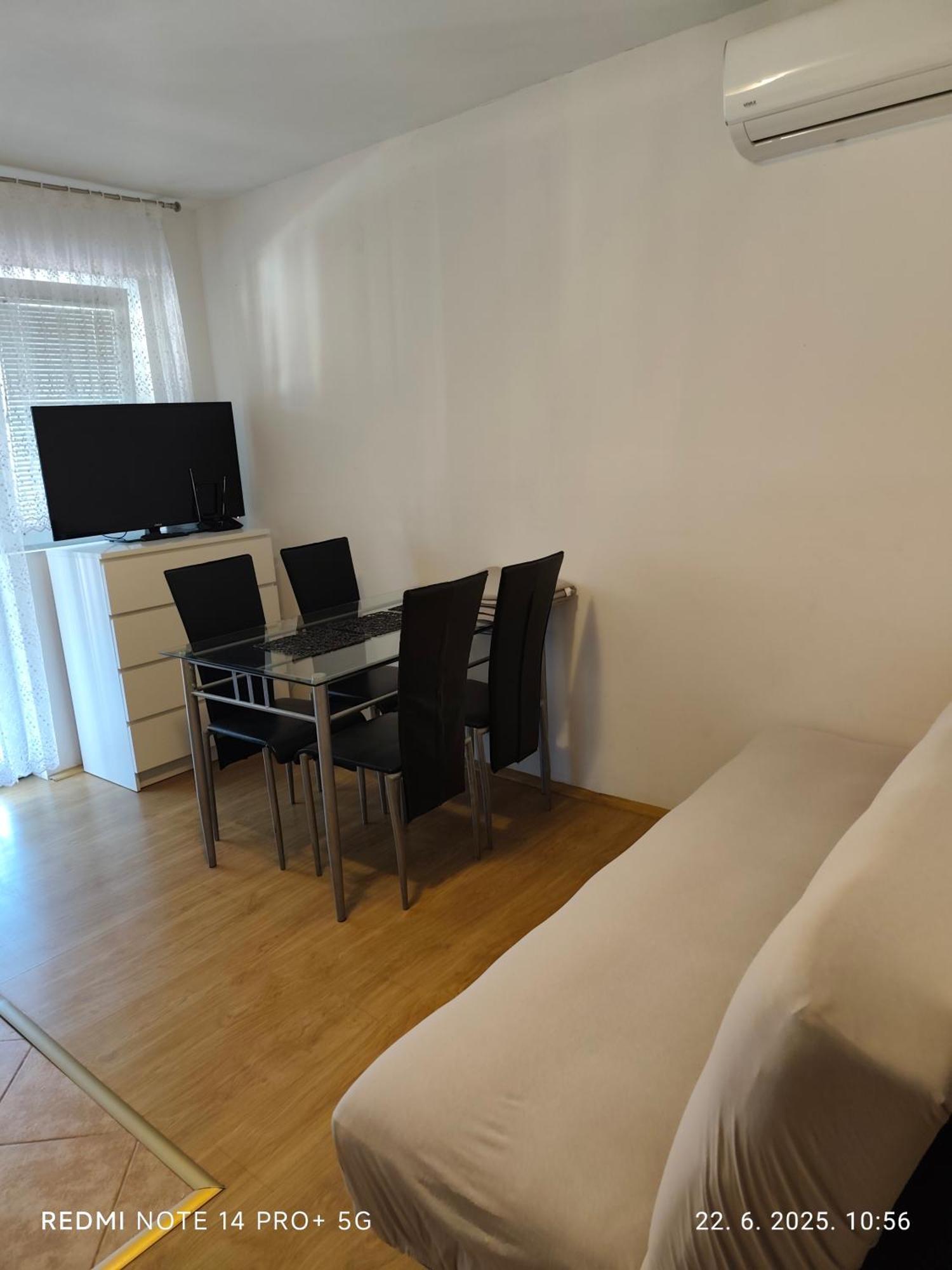 Bezek Apartment