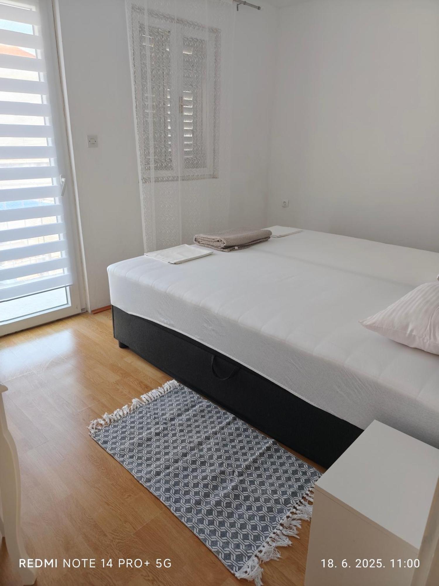 Apartment Bezek *